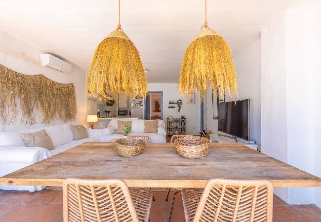 Apartment in Tarifa - 2nd line beach, garden, office & WIFI  Apartment in Tarifa - 2nd line beach, garden, office & WIFI
