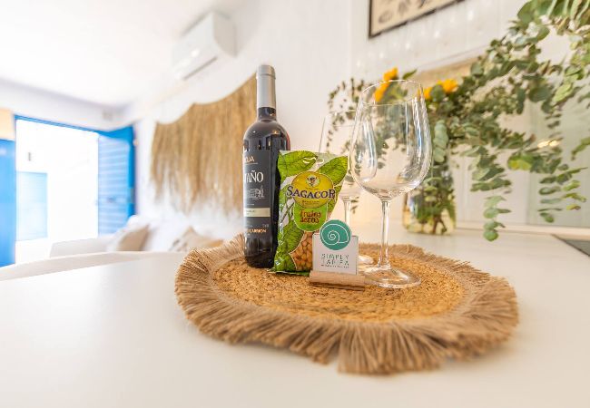 Apartment in Tarifa - 2nd line beach, garden, office & WIFI  Apartment in Tarifa - 2nd line beach, garden, office & WIFI