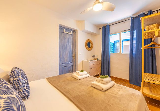 Apartment in Tarifa - 2nd line beach, garden, office & WIFI  Apartment in Tarifa - 2nd line beach, garden, office & WIFI