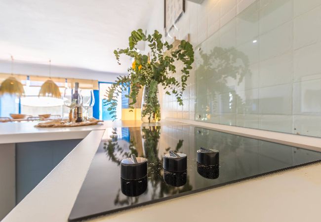 Apartment in Tarifa - 2nd line beach, garden, office & WIFI  Apartment in Tarifa - 2nd line beach, garden, office & WIFI