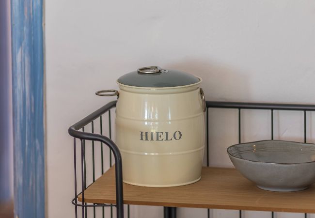 Apartment in Tarifa - 2nd line beach, garden, office & WIFI  Apartment in Tarifa - 2nd line beach, garden, office & WIFI