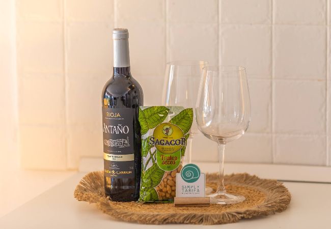 Apartment in Tarifa - 2nd line beach, garden, office & WIFI  Apartment in Tarifa - 2nd line beach, garden, office & WIFI