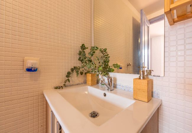 Apartment in Tarifa - 2nd line beach, garden, office & WIFI  Apartment in Tarifa - 2nd line beach, garden, office & WIFI