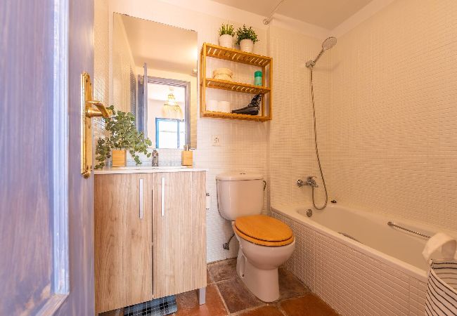 Apartment in Tarifa - 2nd line beach, garden, office & WIFI  Apartment in Tarifa - 2nd line beach, garden, office & WIFI