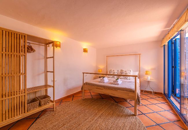 Apartment in Tarifa - 2nd line beach, garden, office & WIFI  Apartment in Tarifa - 2nd line beach, garden, office & WIFI