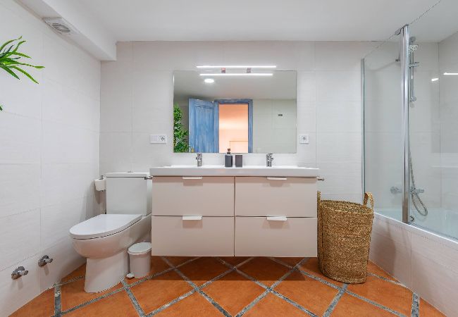 Apartment in Tarifa - 2nd line beach, garden, office & WIFI  Apartment in Tarifa - 2nd line beach, garden, office & WIFI