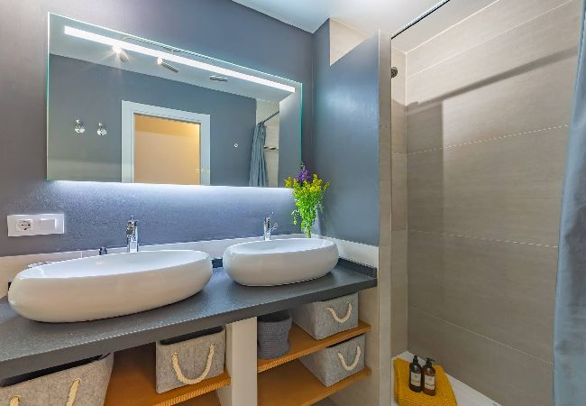 Apartment in Tarifa - Near beach, cosy terrace, pool & fibre WIFI  Apartment in Tarifa - Near beach, cosy terrace, pool & fibre WIFI