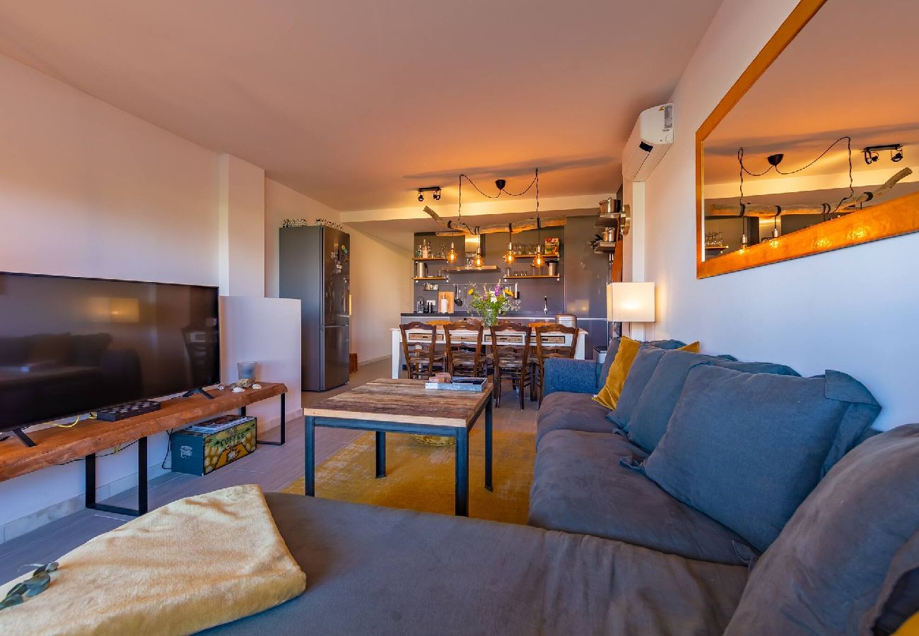 Apartment in Tarifa - Near beach, cosy terrace, pool & fibre WIFI 