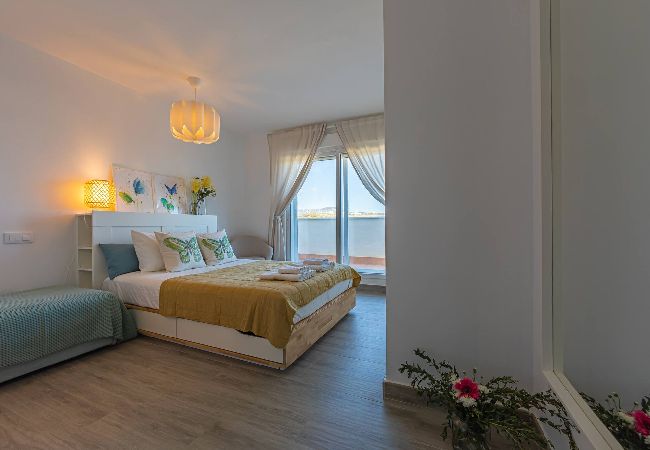 Residence in Tarifa - Africa views, 3 terraces, WIFI (fibre) and parking  Residence in Tarifa - Africa views, 3 terraces, WIFI (fibre) and parking