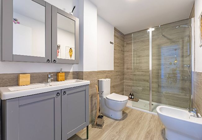 Residence in Tarifa - Africa views, 3 terraces, WIFI (fibre) and parking  Residence in Tarifa - Africa views, 3 terraces, WIFI (fibre) and parking