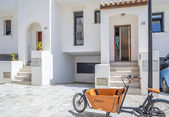 House in Cádiz - Spatious, Views, Terraces, Jacuzzi & WIFI (fibre)  House in Cádiz - Spatious, Views, Terraces, Jacuzzi & WIFI (fibre)