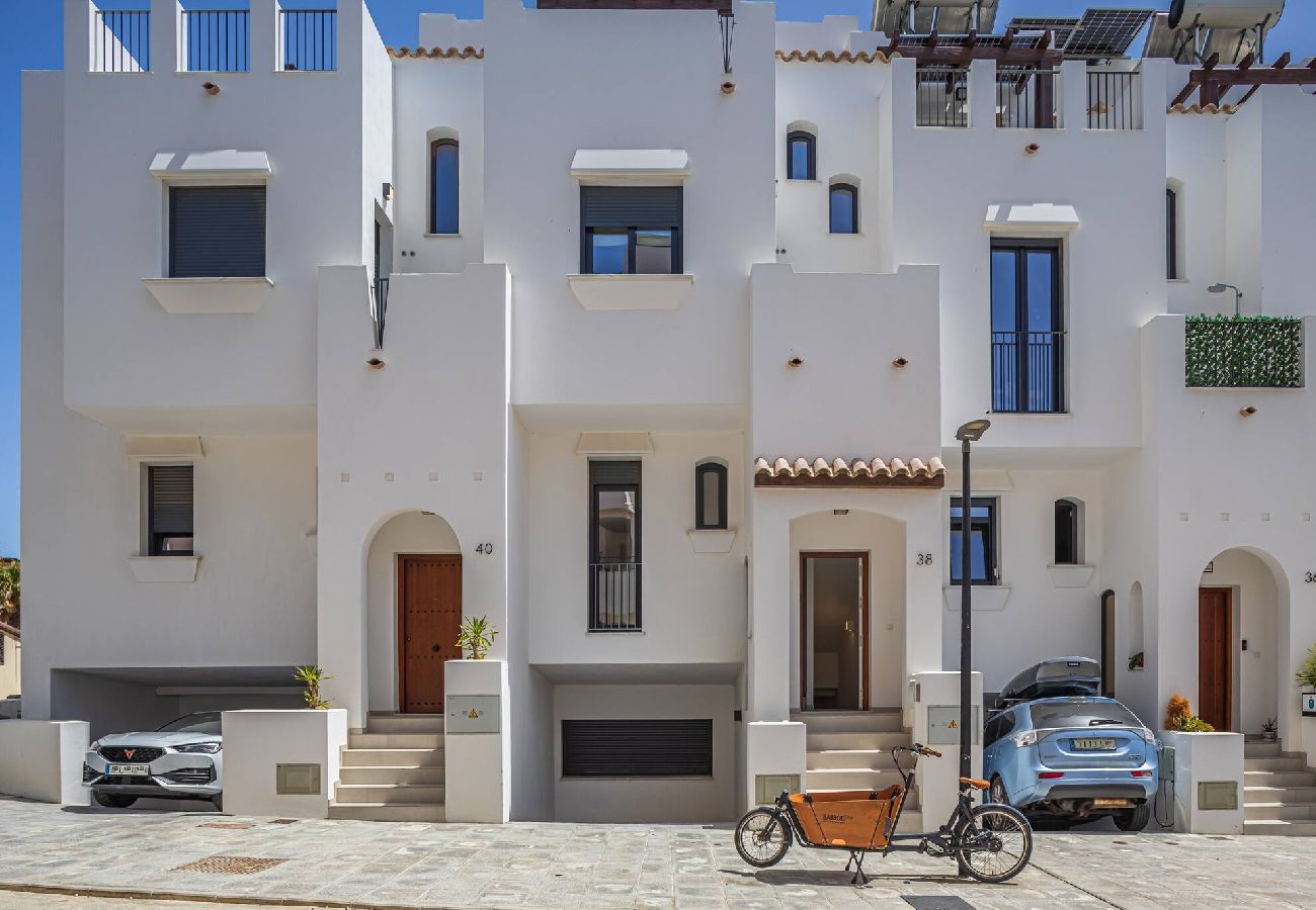 House in Cádiz - Spatious, Views, Terraces, Jacuzzi & WIFI (fibre) 