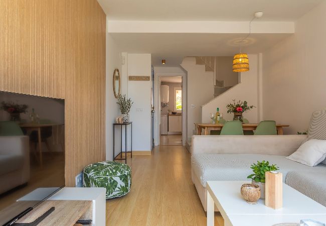 Apartment in Tarifa - 1st line beach, pool, terrace & fibre WIFI  Apartment in Tarifa - 1st line beach, pool, terrace & fibre WIFI