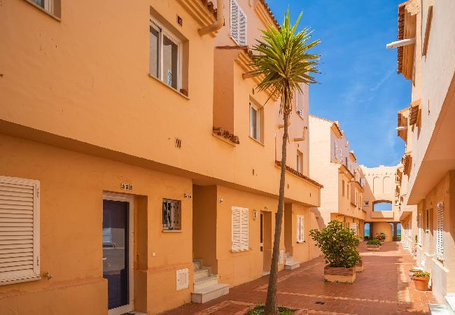 Apartment in Tarifa - 1st line beach, pool, terrace & fibre WIFI  Apartment in Tarifa - 1st line beach, pool, terrace & fibre WIFI