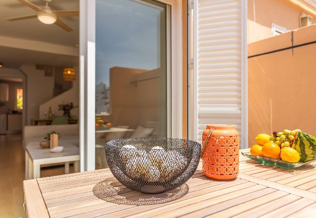 Apartment in Tarifa - 1st line beach, pool, terrace & fibre WIFI  Apartment in Tarifa - 1st line beach, pool, terrace & fibre WIFI