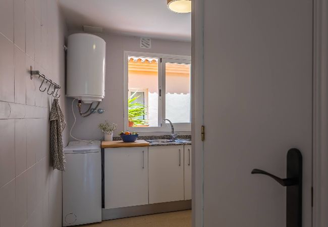 Apartment in Tarifa - 1st line beach, pool, terrace & fibre WIFI  Apartment in Tarifa - 1st line beach, pool, terrace & fibre WIFI