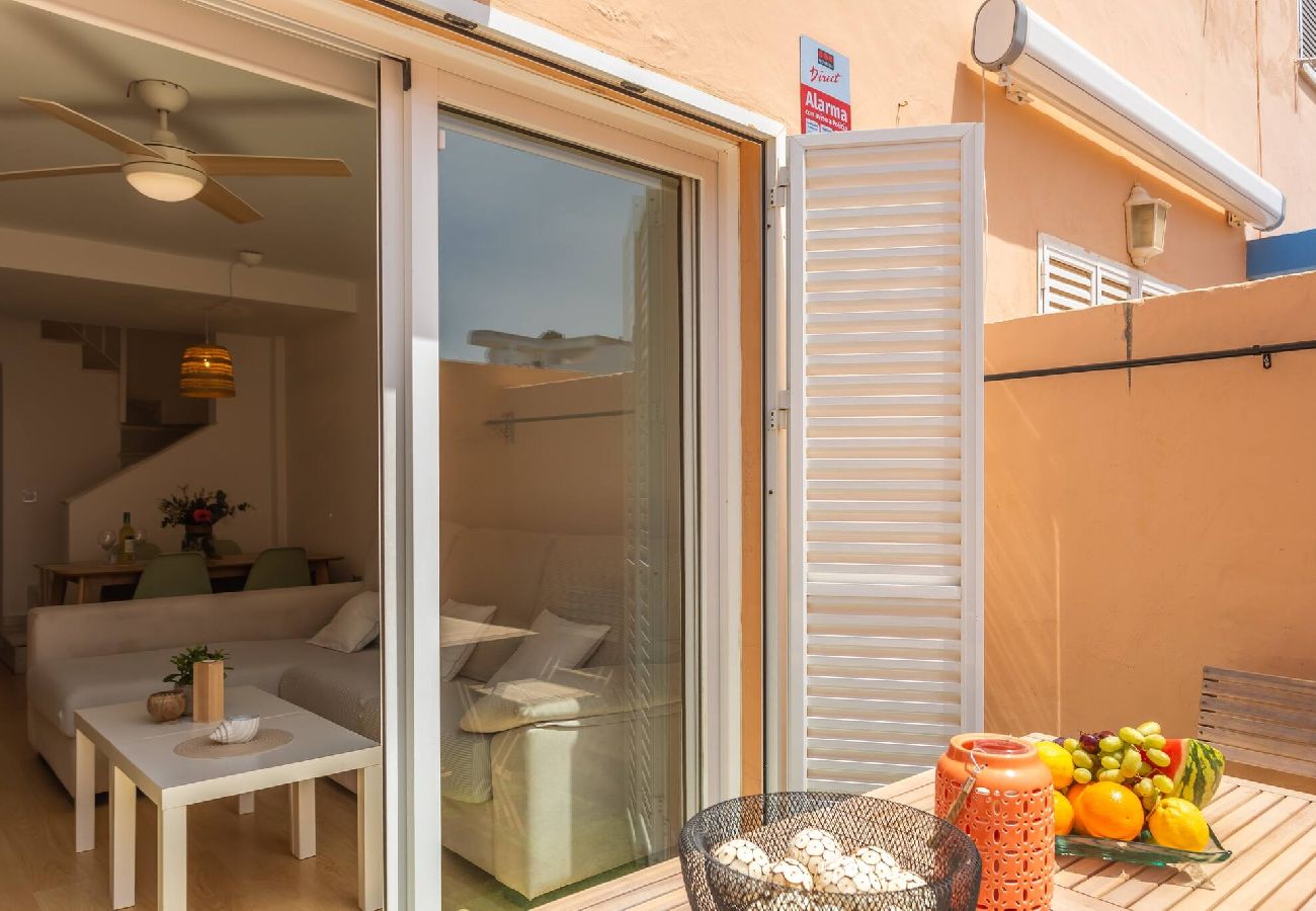 Apartment in Tarifa - 1st line beach, pool, terrace & fibre WIFI 