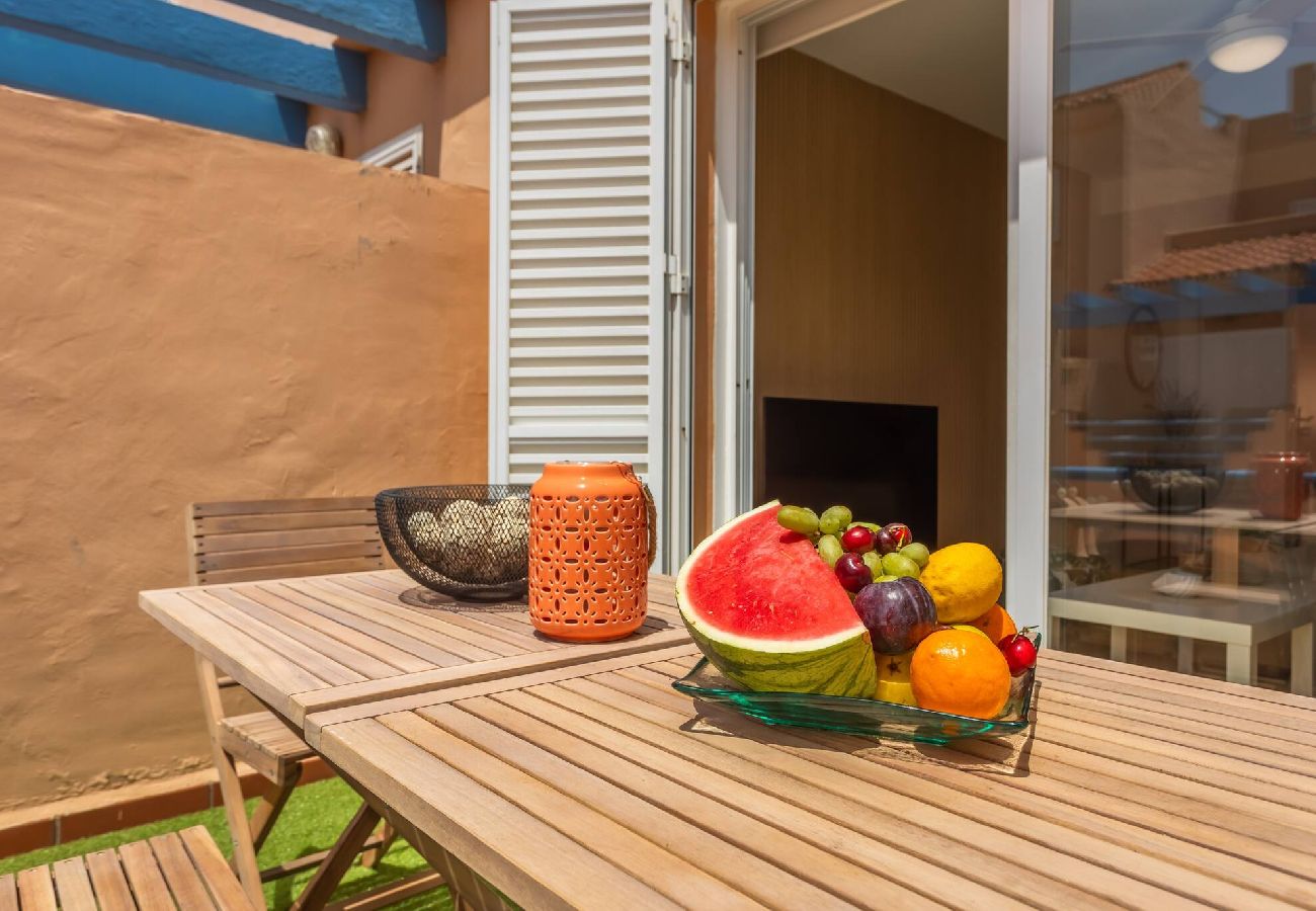 Apartment in Tarifa - 1st line beach, pool, terrace & fibre WIFI 