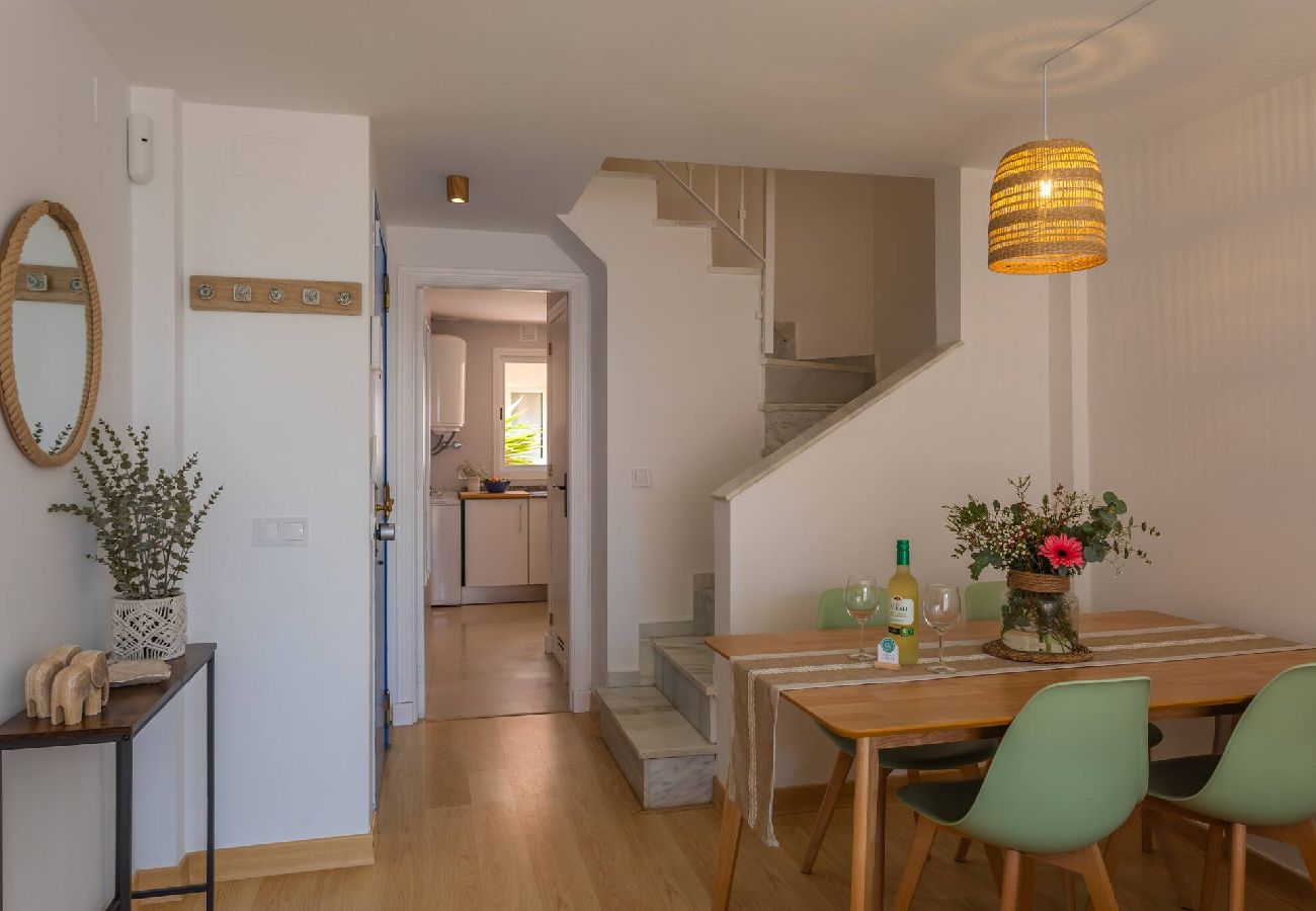 Apartment in Tarifa - 1st line beach, pool, terrace & fibre WIFI 