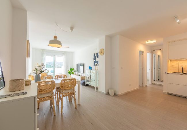 Apartment in Tarifa - Stunning views, terrace, pool, WIFI & near centre  Apartment in Tarifa - Stunning views, terrace, pool, WIFI & near centre