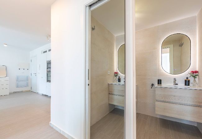 Apartment in Tarifa - Stunning views, terrace, pool, WIFI & near centre  Apartment in Tarifa - Stunning views, terrace, pool, WIFI & near centre