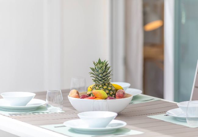 Apartment in Tarifa - Stunning views, terrace, pool, WIFI & near centre  Apartment in Tarifa - Stunning views, terrace, pool, WIFI & near centre