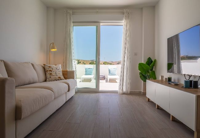 Apartment in Tarifa - Stunning views, terrace, pool, WIFI & near centre  Apartment in Tarifa - Stunning views, terrace, pool, WIFI & near centre