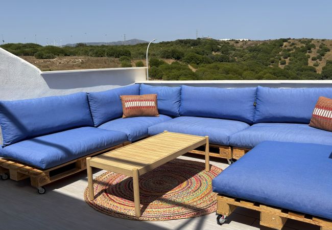 Apartment in Tarifa - Stunning views, terrace, pool, WIFI & near centre 