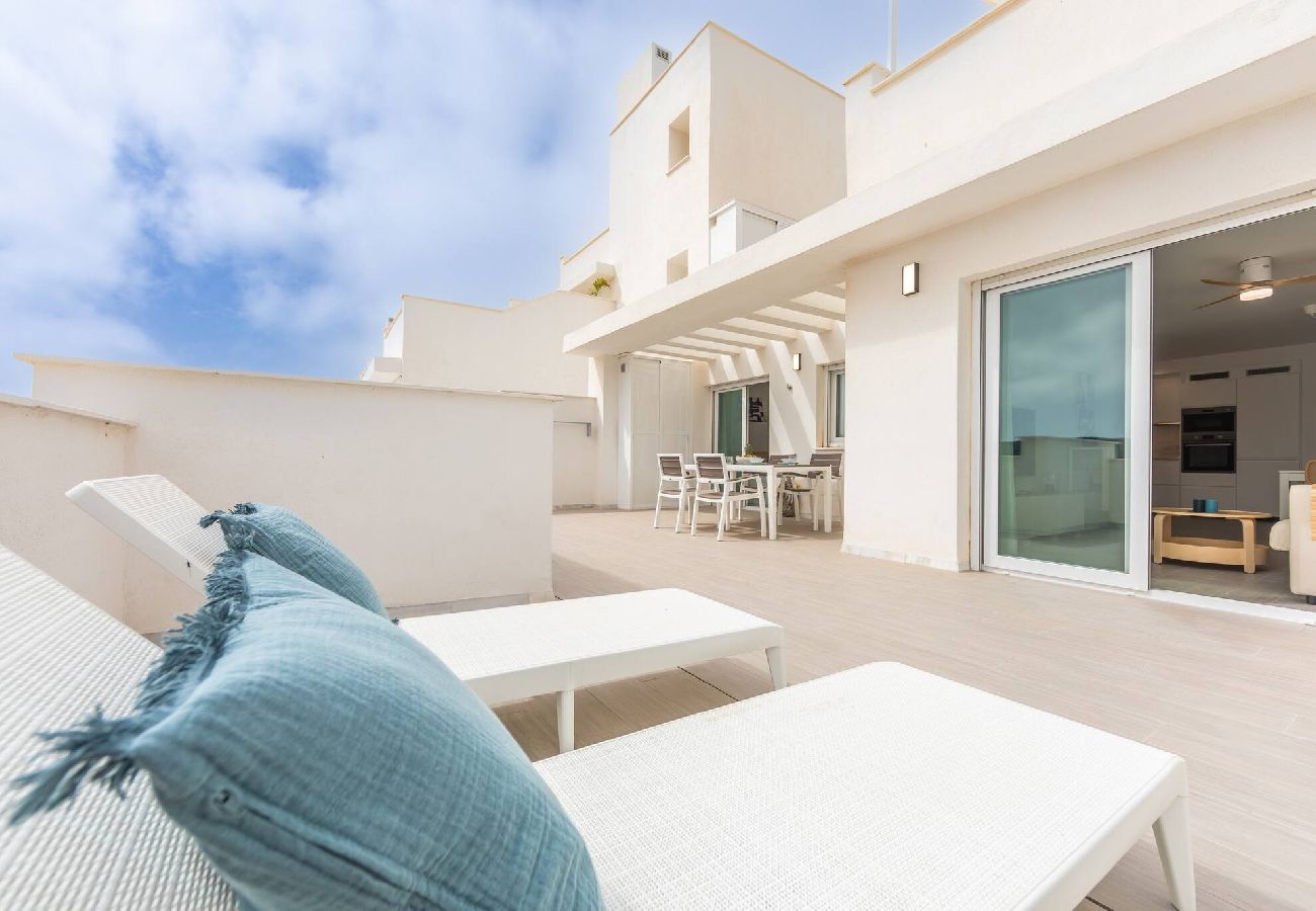 Apartment in Tarifa - Stunning views, terrace, pool, WIFI & near centre 