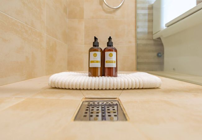 Apartment in Tarifa - Quiet and elegant with terrace and pool & WIFI  Apartment in Tarifa - Quiet and elegant with terrace and pool & WIFI