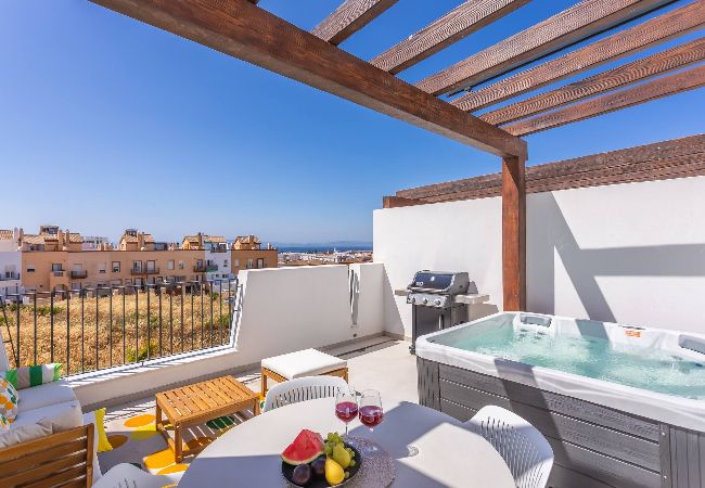  in Tarifa - Comfort, space, terraces, jacuzzi & great views