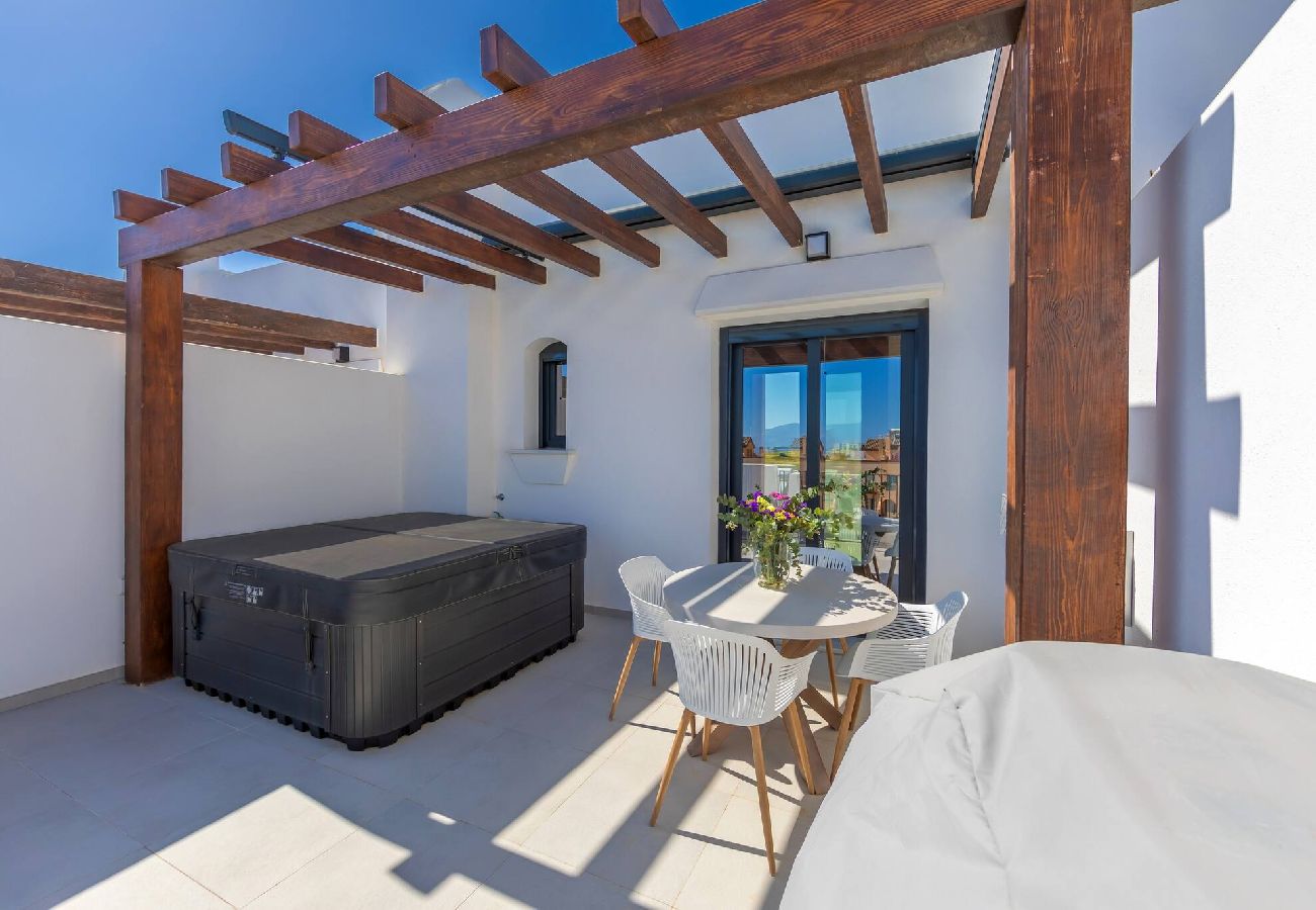 House in Tarifa - Comfort, space, terraces, jacuzzi & great views