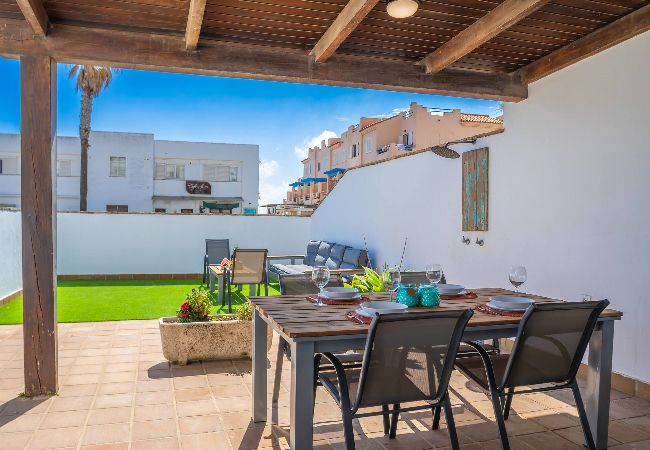  in Tarifa - Beach at 30m, great terrace, home office & fibre 