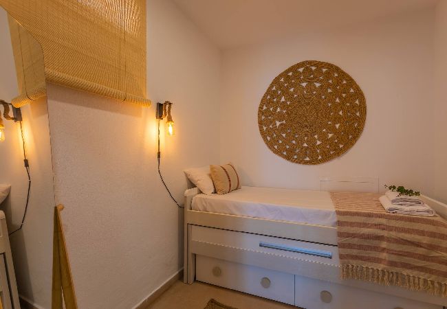 Apartment in Tarifa - Beach at 30m, great terrace, home office & fibre  Apartment in Tarifa - Beach at 30m, great terrace, home office & fibre