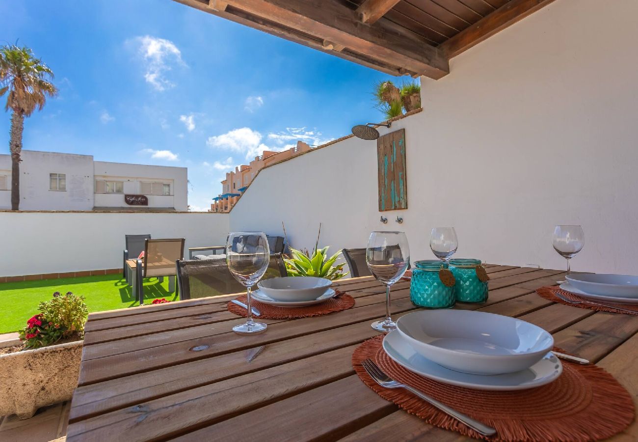 Apartment in Tarifa - Beach at 30m, great terrace, home office & fibre 