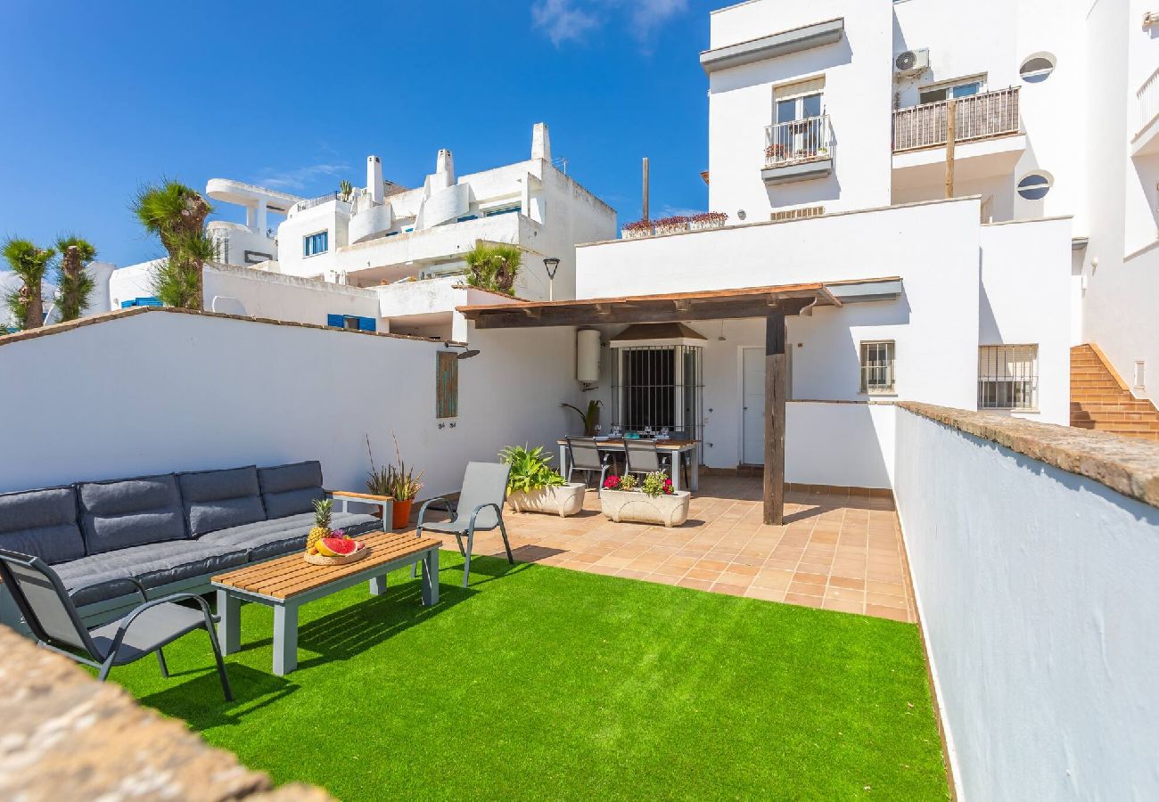 Apartment in Tarifa - Beach at 30m, great terrace, home office & fibre 