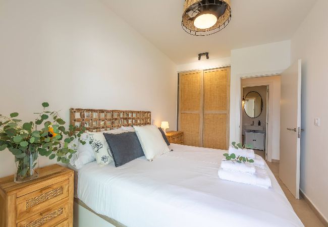 Apartment in Tarifa - Large garden with countryside views, pool & WIFI  Apartment in Tarifa - Large garden with countryside views, pool & WIFI