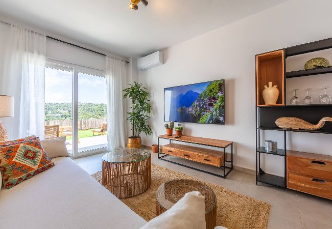 Apartment in Tarifa - Large garden with countryside views, pool & WIFI  Apartment in Tarifa - Large garden with countryside views, pool & WIFI