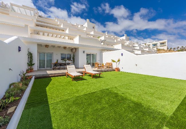 Apartment in Tarifa - Large garden with countryside views, pool & WIFI  Apartment in Tarifa - Large garden with countryside views, pool & WIFI