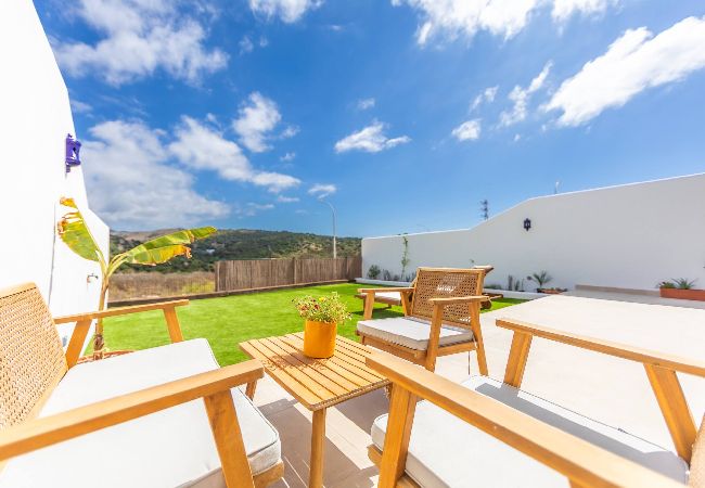 Apartment in Tarifa - Large garden with countryside views, pool & WIFI  Apartment in Tarifa - Large garden with countryside views, pool & WIFI