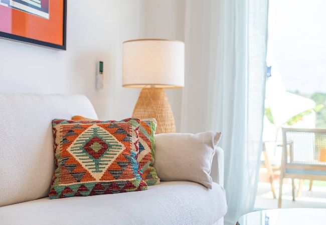 Apartment in Tarifa - Large garden with countryside views, pool & WIFI  Apartment in Tarifa - Large garden with countryside views, pool & WIFI