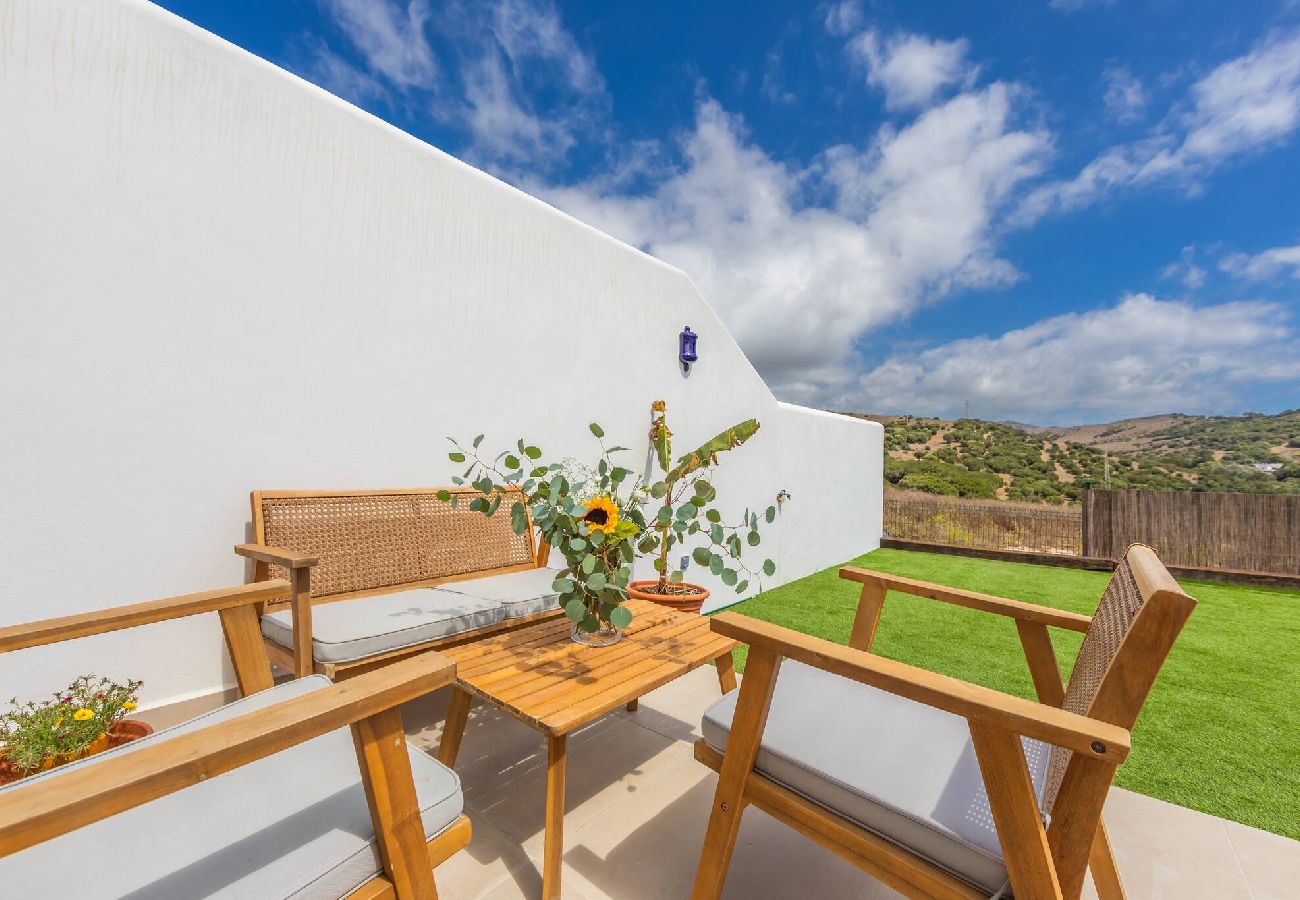 Apartment in Tarifa - Large garden with countryside views, pool & WIFI 