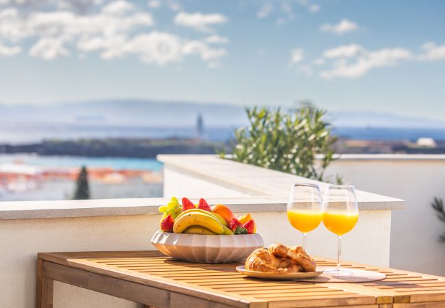 Apartment in Tarifa - Penthouse in center; terraces, views & home office Apartment in Tarifa - Penthouse in center; terraces, views & home office