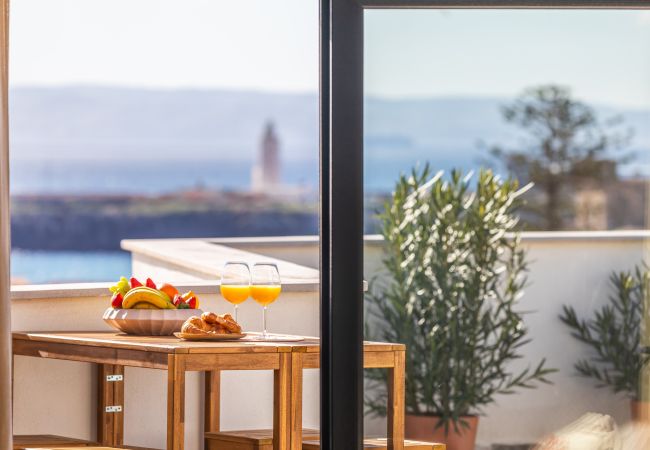 Apartment in Tarifa - Penthouse in center; terraces, views & home office Apartment in Tarifa - Penthouse in center; terraces, views & home office