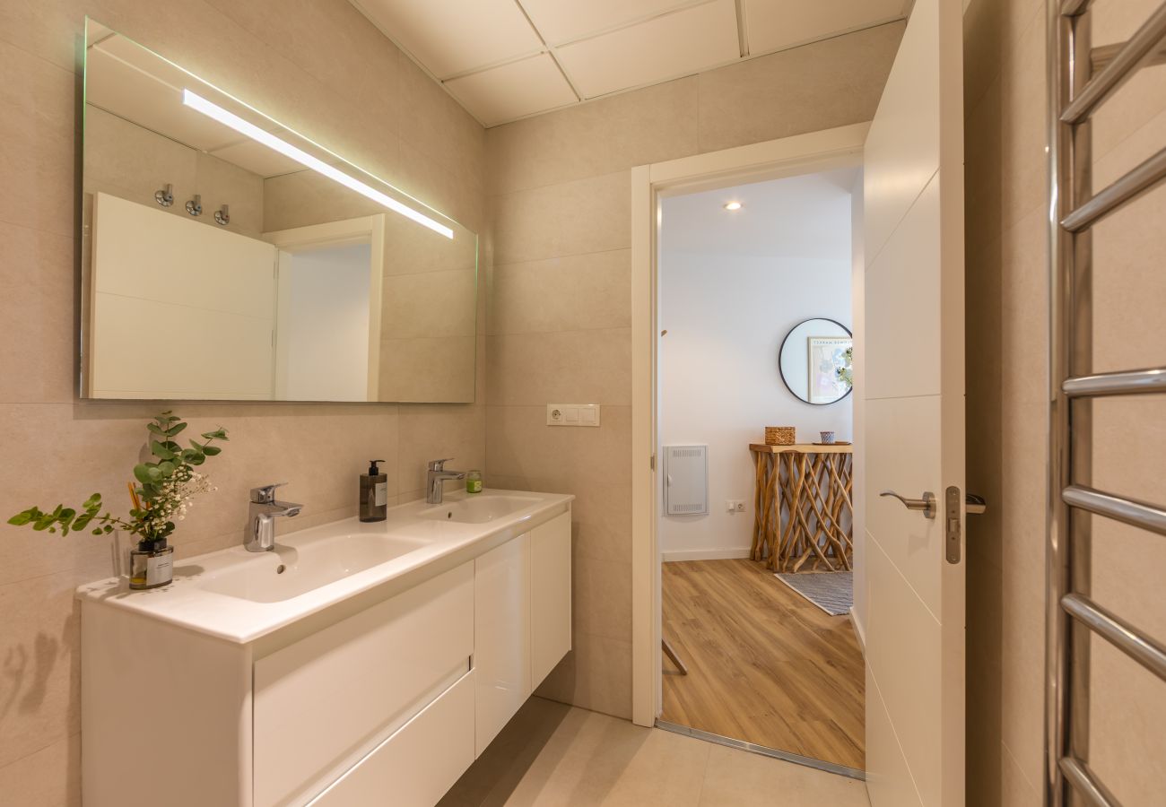 Apartment in Tarifa - Glass-enclosed terrace with panoramic views