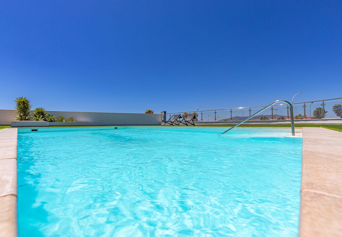 Apartment in Tarifa - Terraces with views, Garage, Pool & High-Speed Wi-Fi