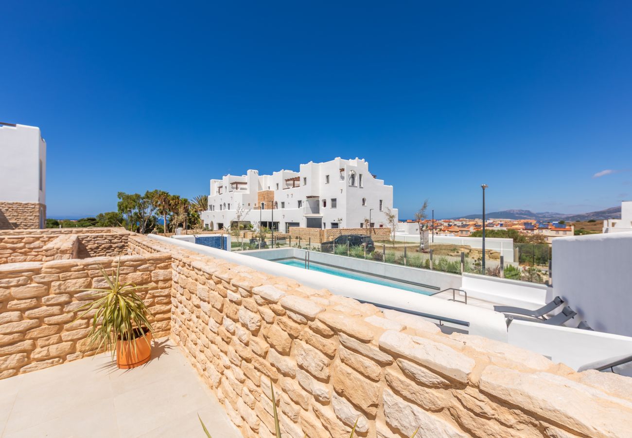 Apartment in Tarifa - 2BR Apt w/ Terrace & Parking, Near Beach & Town