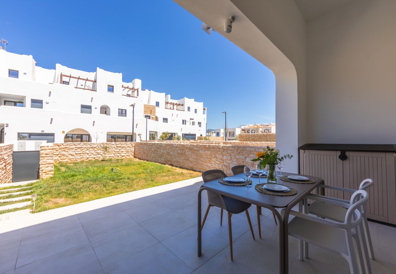 Apartment in Tarifa - Wind-Sheltered Garden Apartment