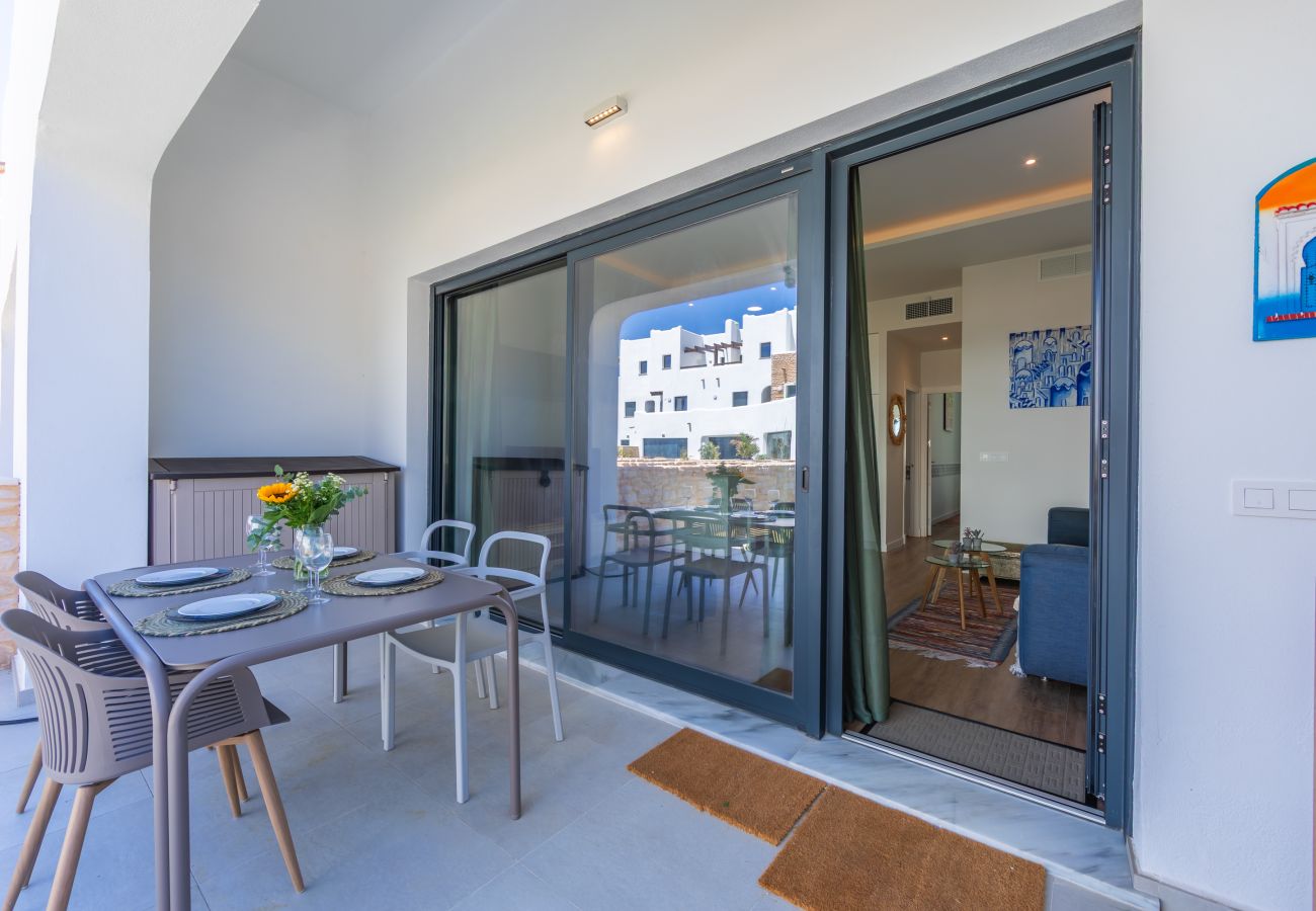 Apartment in Tarifa - Wind-Sheltered Garden Apartment