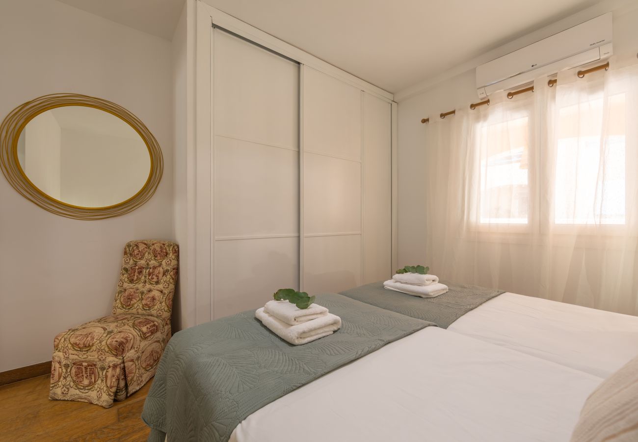 Apartment in Tarifa - Family Apartment by the Beach | Pool & Terrace